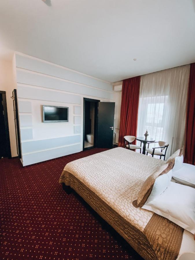 Greenstone Hotel Kherson Luaran gambar
