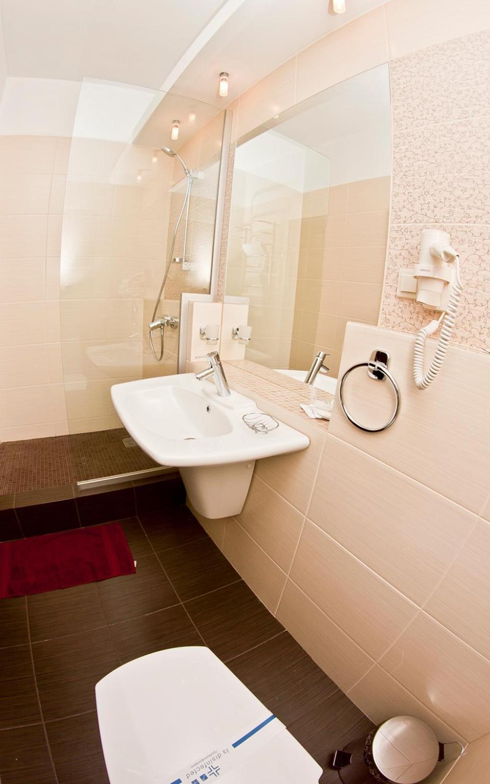 Greenstone Hotel Kherson Luaran gambar